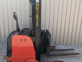 Xilin 1.35T Walkie Reach Stacker - picture1' - Click to enlarge