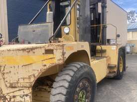 Container Yard forklift - picture2' - Click to enlarge