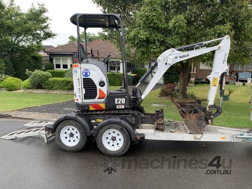 BOBCAT E20 Mini Excavator 2017 VERY LOW HOURS