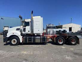 2017 Mack CLXT Titan   6x4 Prime Mover - picture1' - Click to enlarge