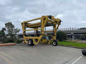 COMBILIFT STRADDLE CARRIER - picture0' - Click to enlarge