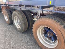 Trailer Flat Top 43ft Lead Tri SN1596 1TKL516 - picture2' - Click to enlarge