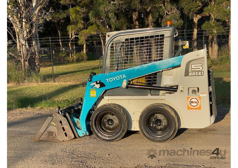 caption Toyota 30-5SDK5 Skid Steer Loader