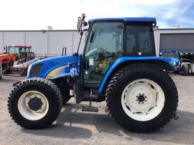 2013 New Holland T5040 Tractor - picture2' - Click to enlarge