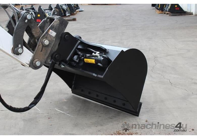 NORM ENGINEERING TILT MUD BUCKETS