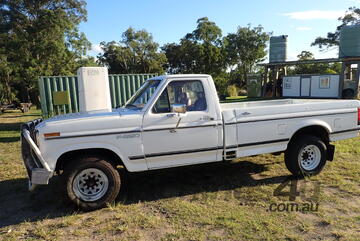 Ford   F250 style side utility