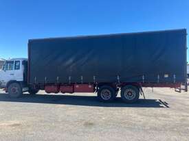 2005 Nissan UD PKA265 Curtainsider - picture2' - Click to enlarge