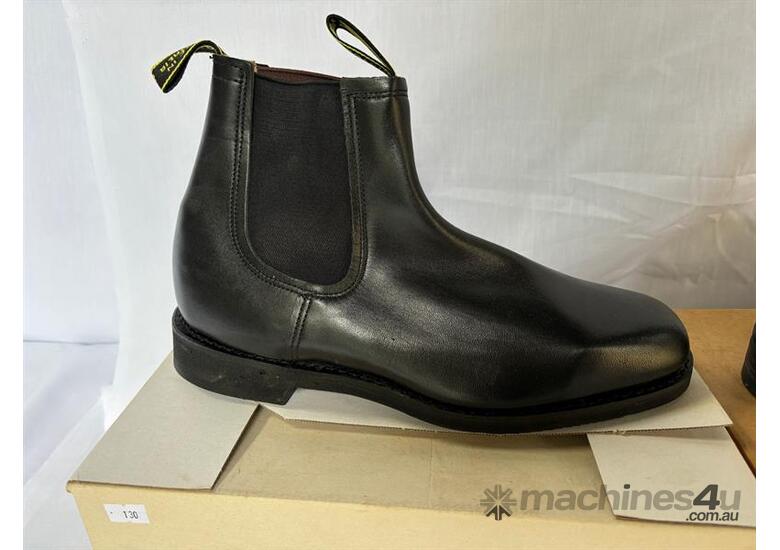 caption QTY X 2 NEW BAXTER BOOTS