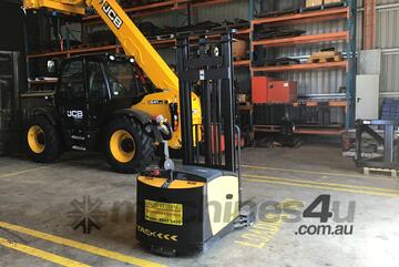 BOA 0.9T Pedestrian Legless Stacker