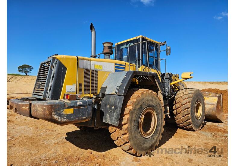 caption 2013 KOMATSU WA480-6 LOADER WITH SCALES