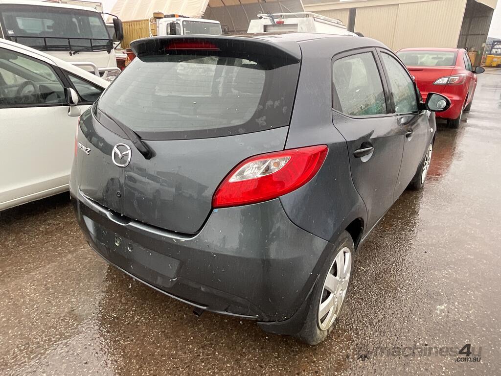 Used 2010 mazda 2010 Mazda 2 Petrol WOVR Repairable Writeoff in