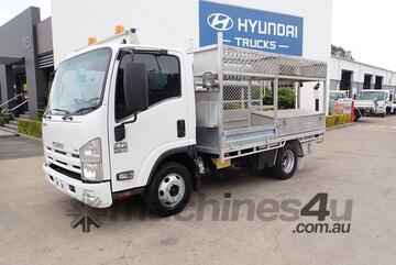 Isuzu   NPR Isuzu   NPR