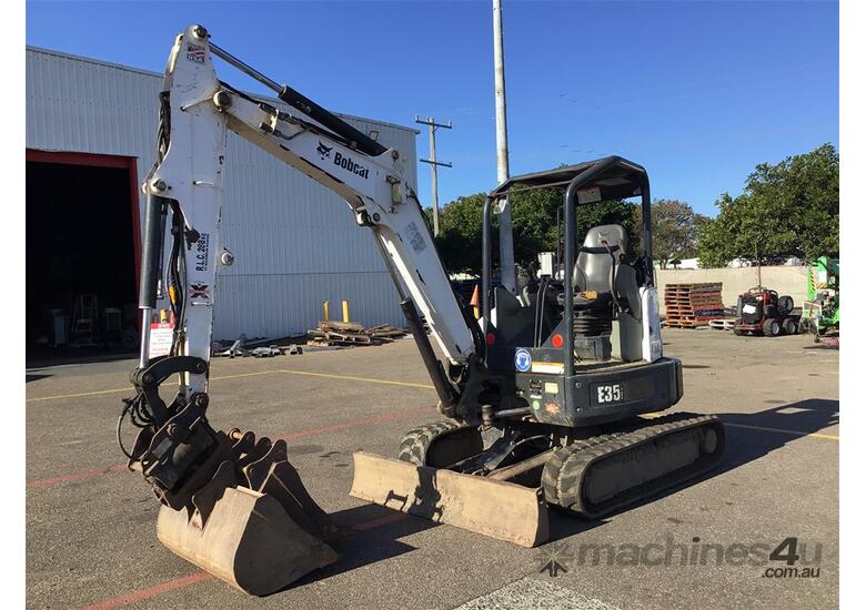 caption 2015 Bobcat E35i Excavator