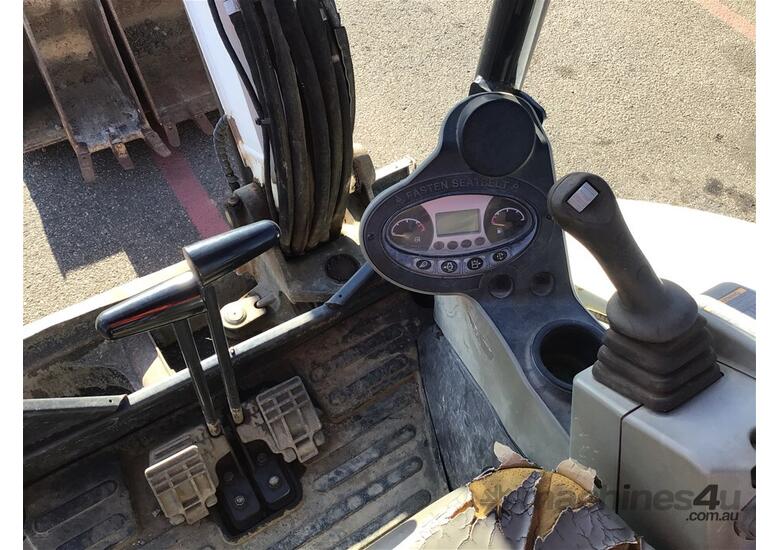 caption 2015 Bobcat E35i Excavator