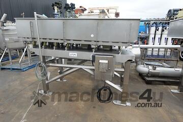 Vibratory Conveyor, 2470mm L x 1000mm W x 1400mm H