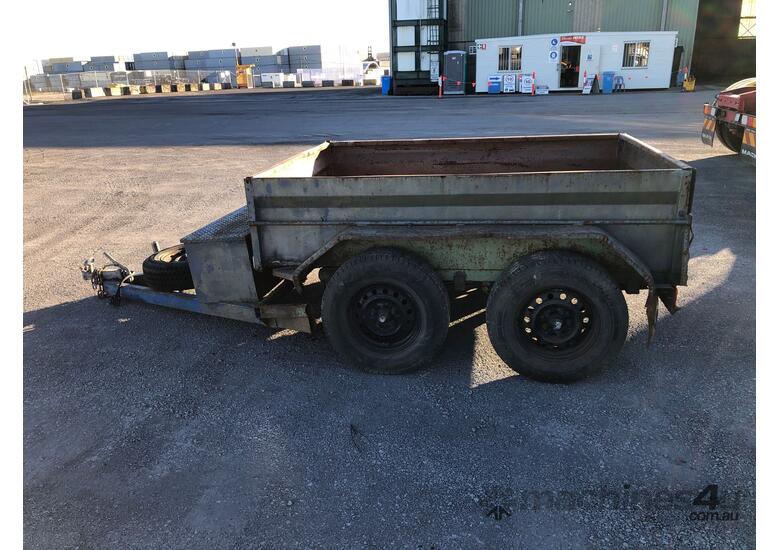caption 2009 Quality Trailers Dual Axle Box Trailer