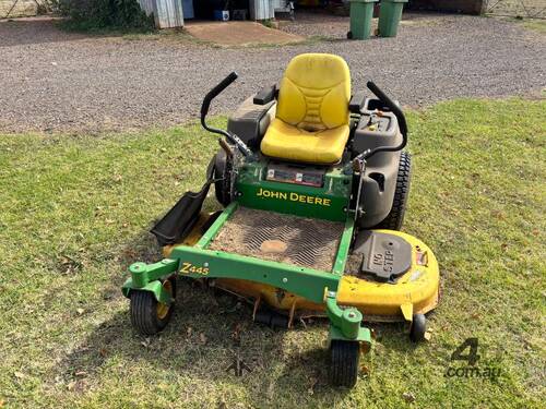 caption John Deere Z445 Zero Turn Mower