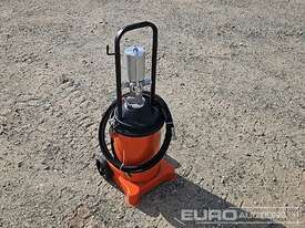 Unused Captok Grease Pump  - picture0' - Click to enlarge