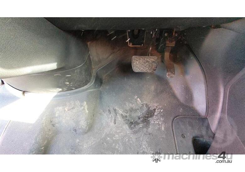 caption Mercedes-Benz Sprinter