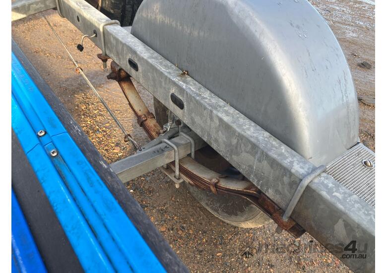 caption 2006 Karavan Single Axle Boat Trailer