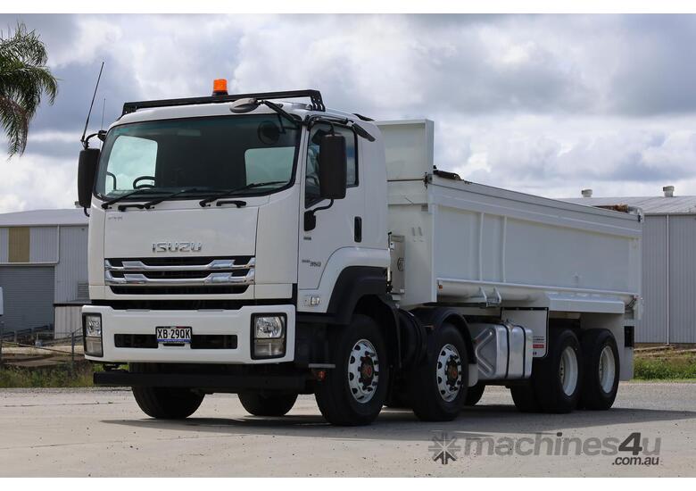 caption 2018 Isuzu F Series FYH300-350
