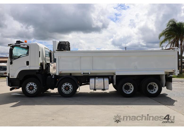 caption 2018 Isuzu F Series FYH300-350