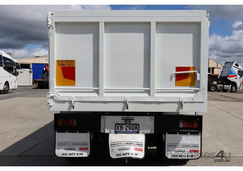 caption 2018 Isuzu F Series FYH300-350