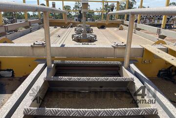 2012 Caterpillar 775E Service Truck