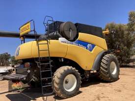 (8749) 2008 CR9070 WITH 40' 94C ON TRAILER - picture0' - Click to enlarge
