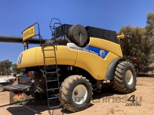 (8749) 2008 CR9070 WITH 40' 94C ON TRAILER