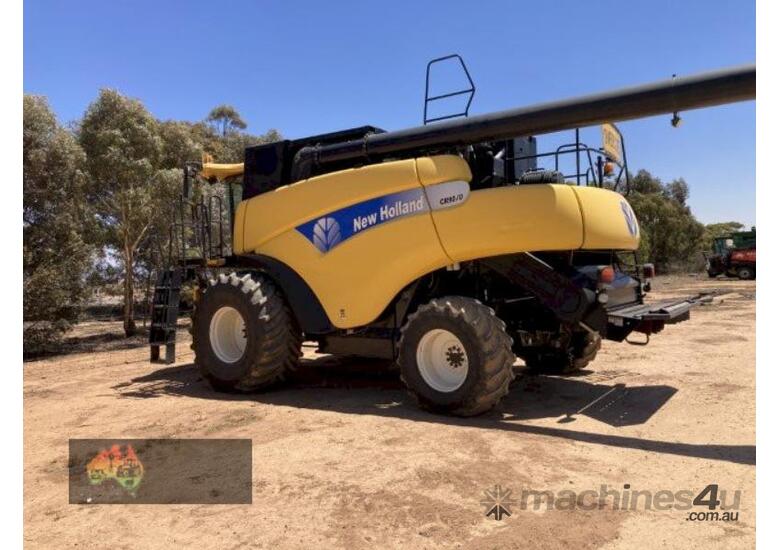 caption (8749) 2008 CR9070 WITH 40' 94C ON TRAILER