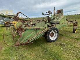 John Deere 215A Windrower - picture0' - Click to enlarge