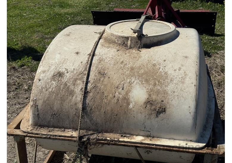caption 800L Fibreglass Tank