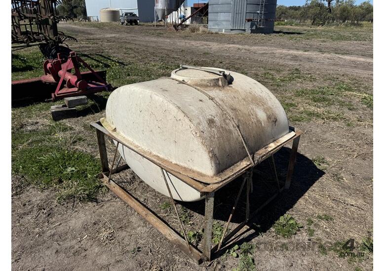 caption 800L Fibreglass Tank