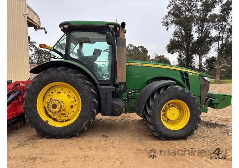 caption John Deere 8295R