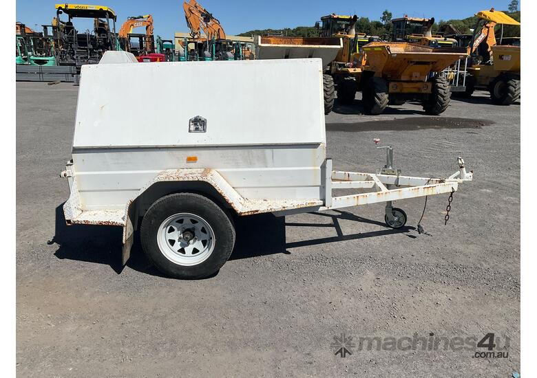 2009 Austrailers Manufacturing 6x4 Single Axle Enclosed Trailer