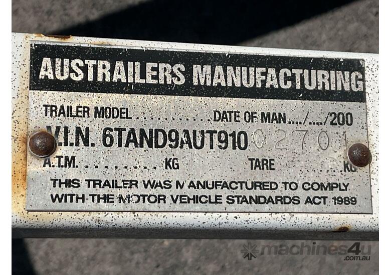 2009 Austrailers Manufacturing 6x4 Single Axle Enclosed Trailer