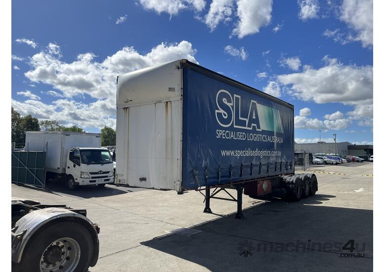 1997 Australian Farm Machinery Tri-Axle Curtainsider A Trailer
