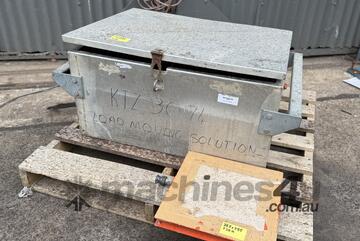 AeroGo 15N Pneumatic 2.125t Lifting Air Caster skate Case, Hoses, Control Panel