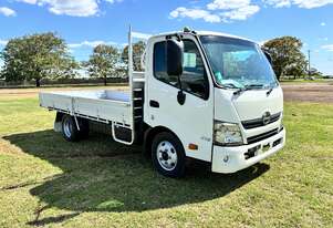 2016 Hino 300 SERIES 616 Tray Dropside