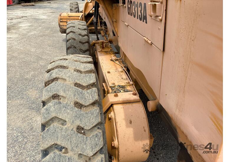 Komatsu GD313A Motor Grader