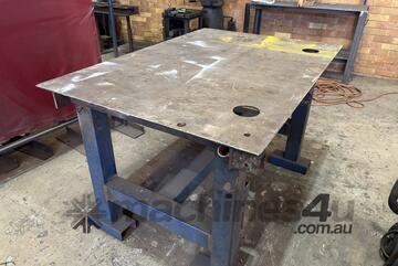 Heavy-Duty Workbench (2)