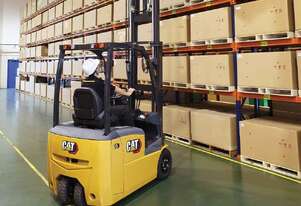 3 Wheel Counterbalance container entry forklift