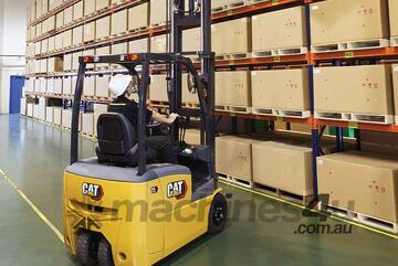 3 Wheel Counterbalance container entry forklift