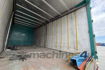 Mack 2012   CSMR Curtainsider