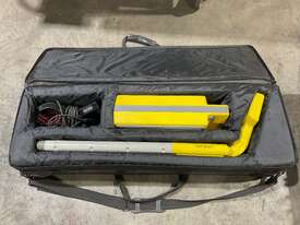 *UNRESERVED* RYCOM Instruments 8879 Professional-Grade Underground Cable & Pipe Locator System - picture1' - Click to enlarge