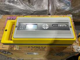 *UNRESERVED* RYCOM Instruments 8879 Professional-Grade Underground Cable & Pipe Locator System - picture2' - Click to enlarge