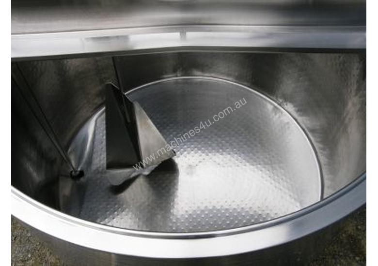 caption 2,600lt Jacketed Stainless Steel Tank