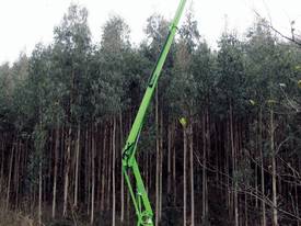 HR21 4x4 Self Propelled Boom Lift - picture1' - Click to enlarge
