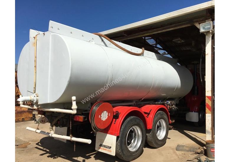 caption COMMER 1968 RESTORED WORKING WATER 6V53 BOGIE